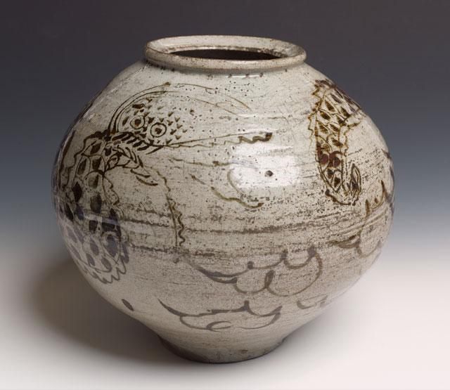 Unknown Artist. Dragon Jar, c1500–1600. Stoneware, glaze. © Manchester Art Gallery / Bridgeman Images.