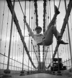 Cecil Beaton.<em> Self-Portrait on the Brooklyn Bridge, New York City,</em> ca1929. &copy; Cecil Beaton Studio Archive at Sotheby&rsquo;s. Courtesy Cecil Beaton Studio Archive at Sotheby&rsquo;s.