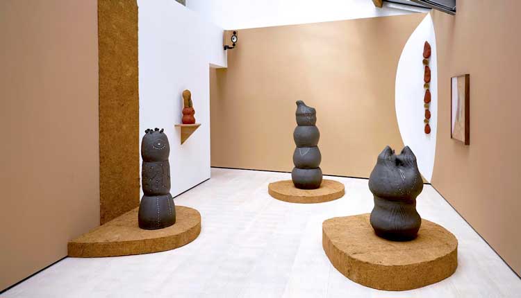 Lucia Pizzani, Flora Totems, 2023. Black stoneware clay and slip. Photo: Andy Keate, courtesy of Cecilia Brunson Projects.